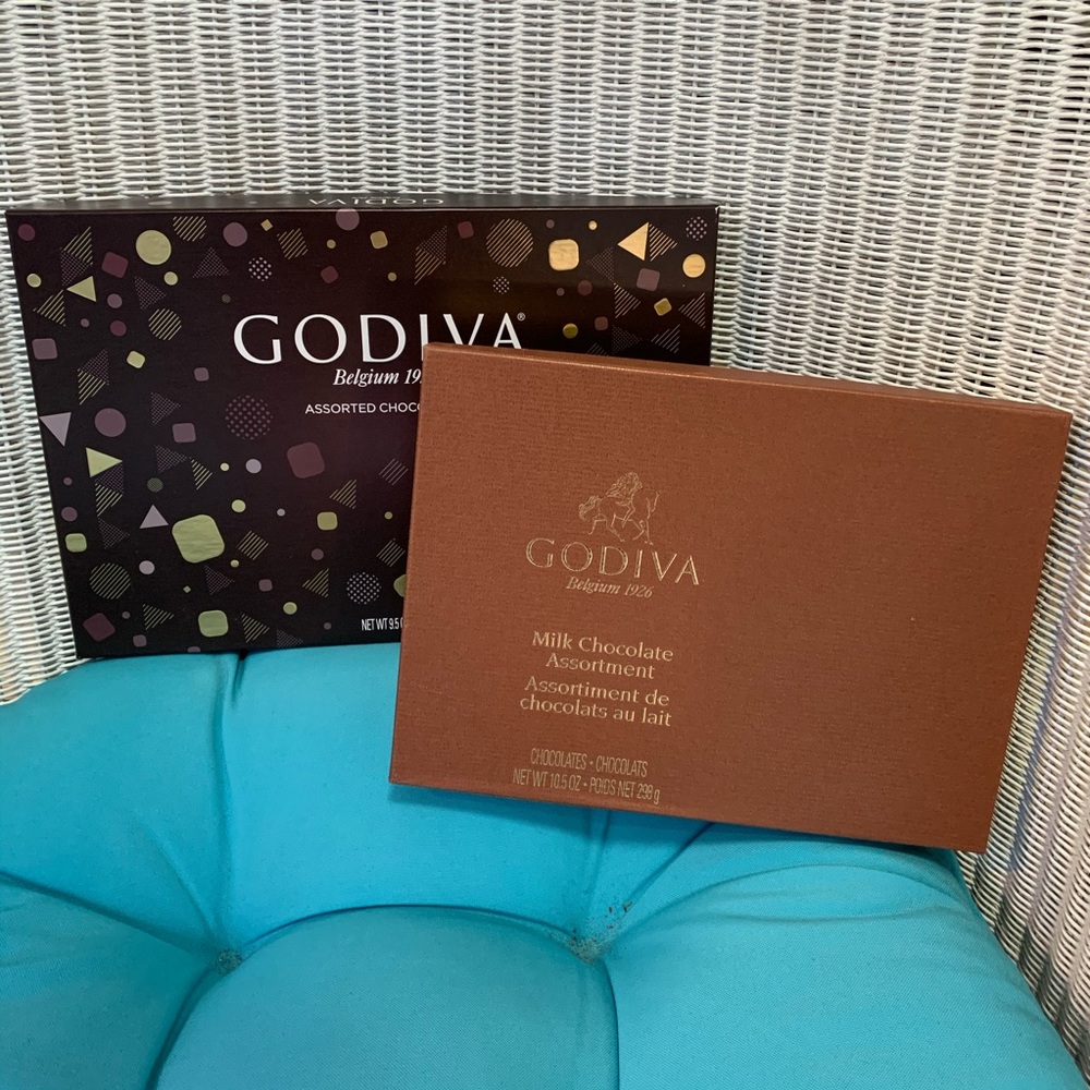 Two Godiva boxes π - Picture 4 of 8